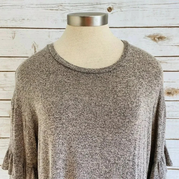 WAYF Tops - WAYF Women Long Sleeve Pullover Size Medium Crew Neck Casual Shirt Size Medium